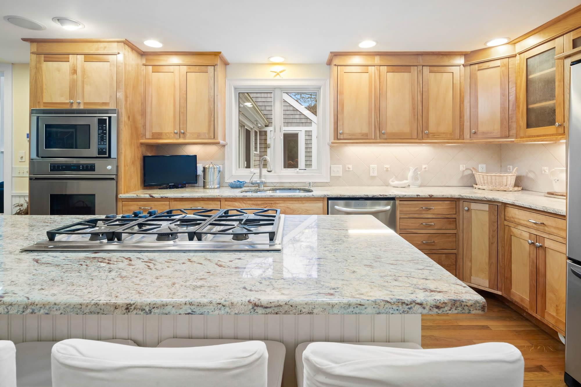 nauset-knoll-kitchen